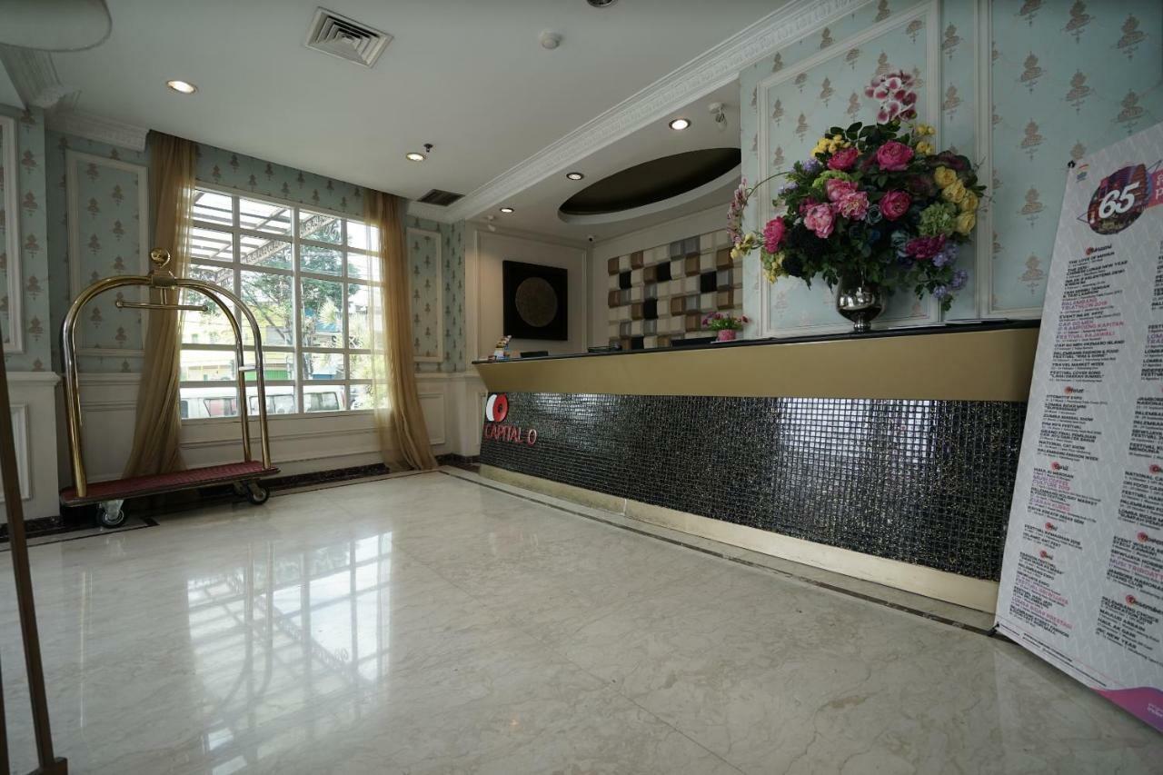 Capital O 1128 Hotel Imara Palembang Exterior foto