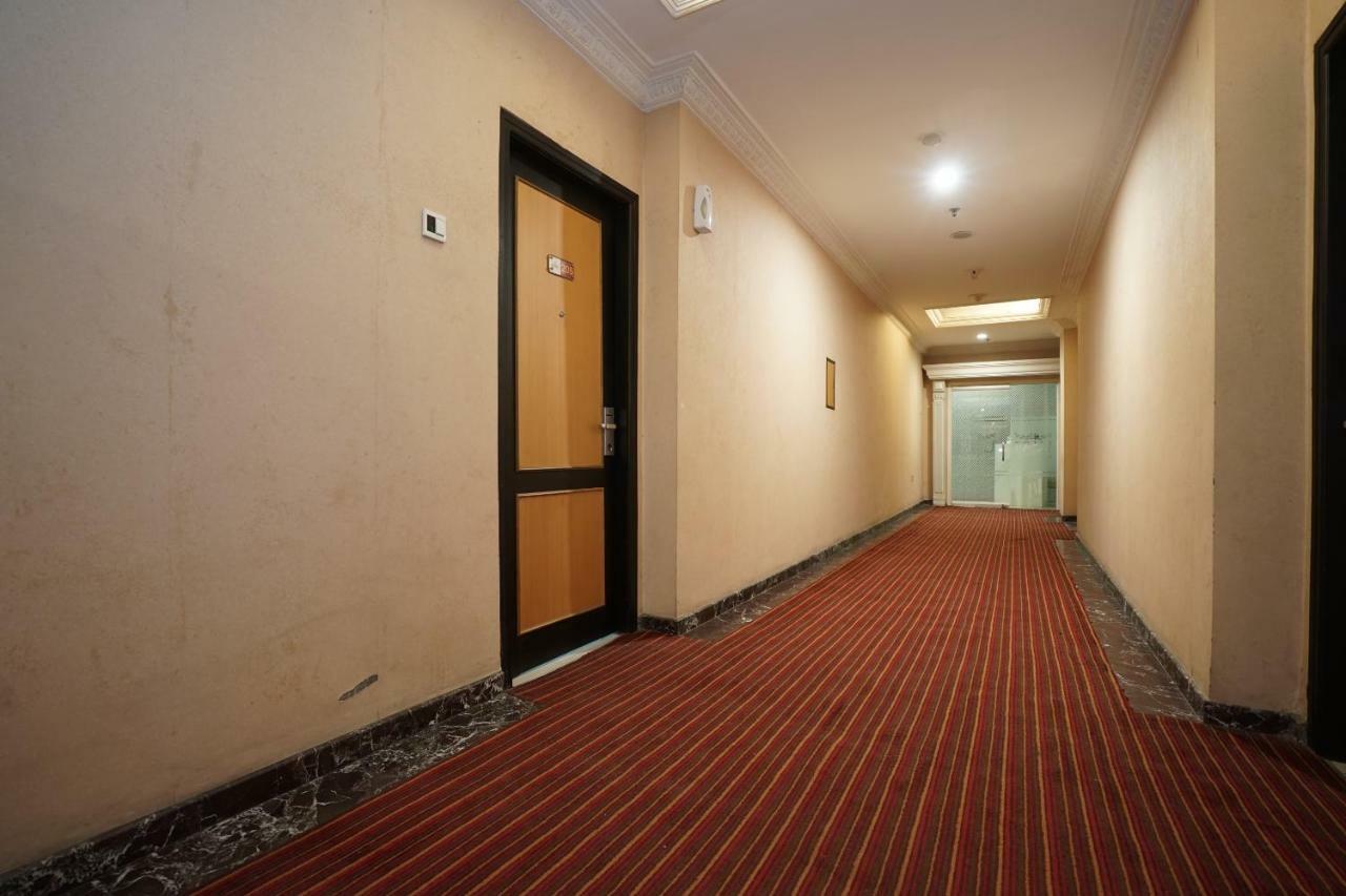 Capital O 1128 Hotel Imara Palembang Exterior foto